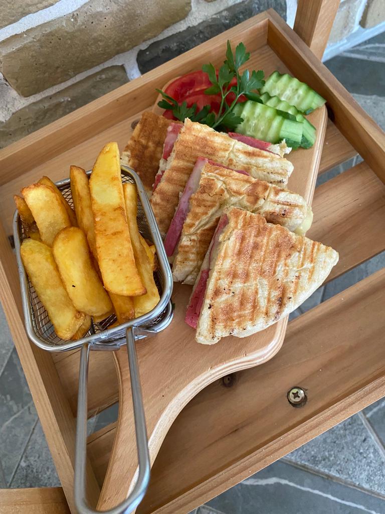 Kavurmalı Tost